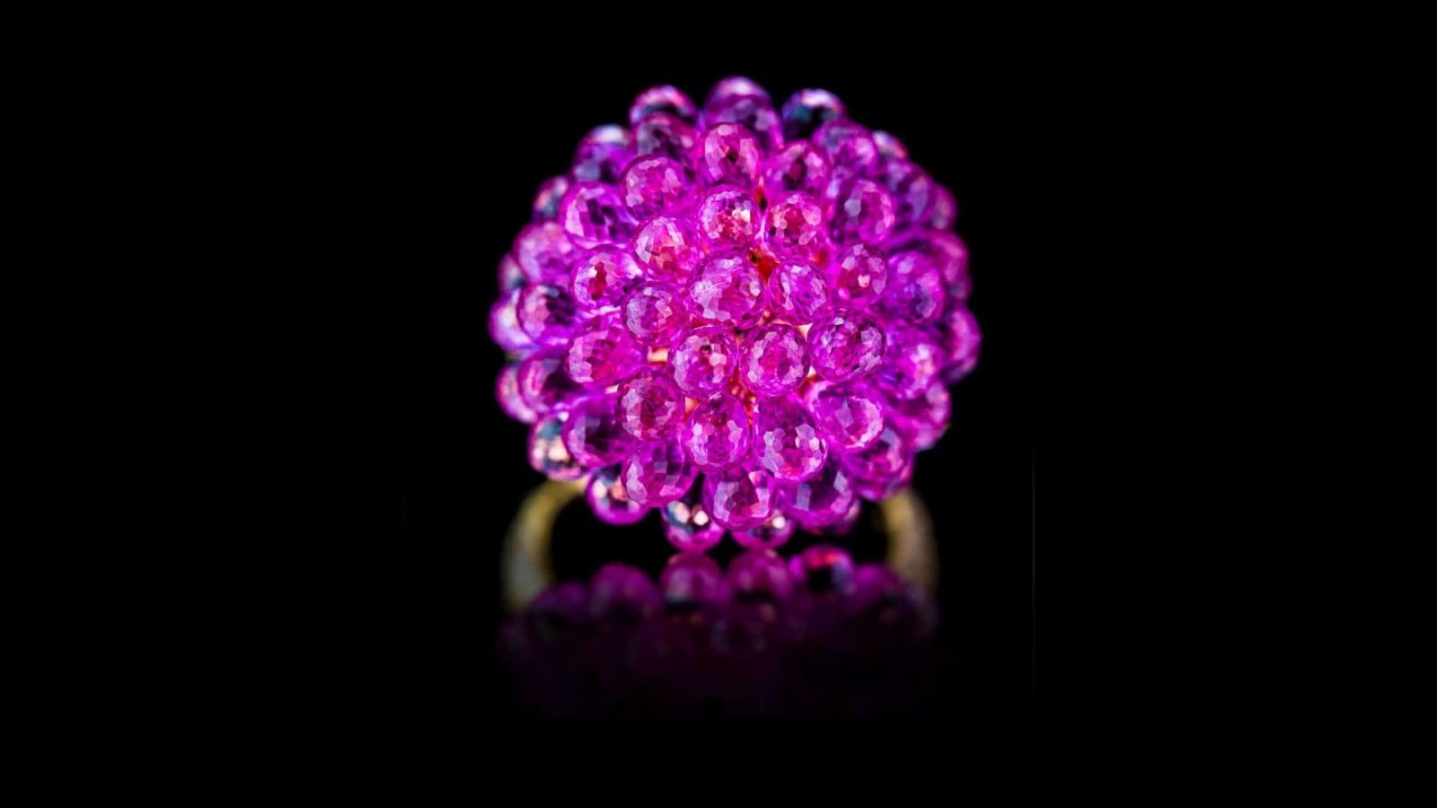 Ring mit pinken Saphiren