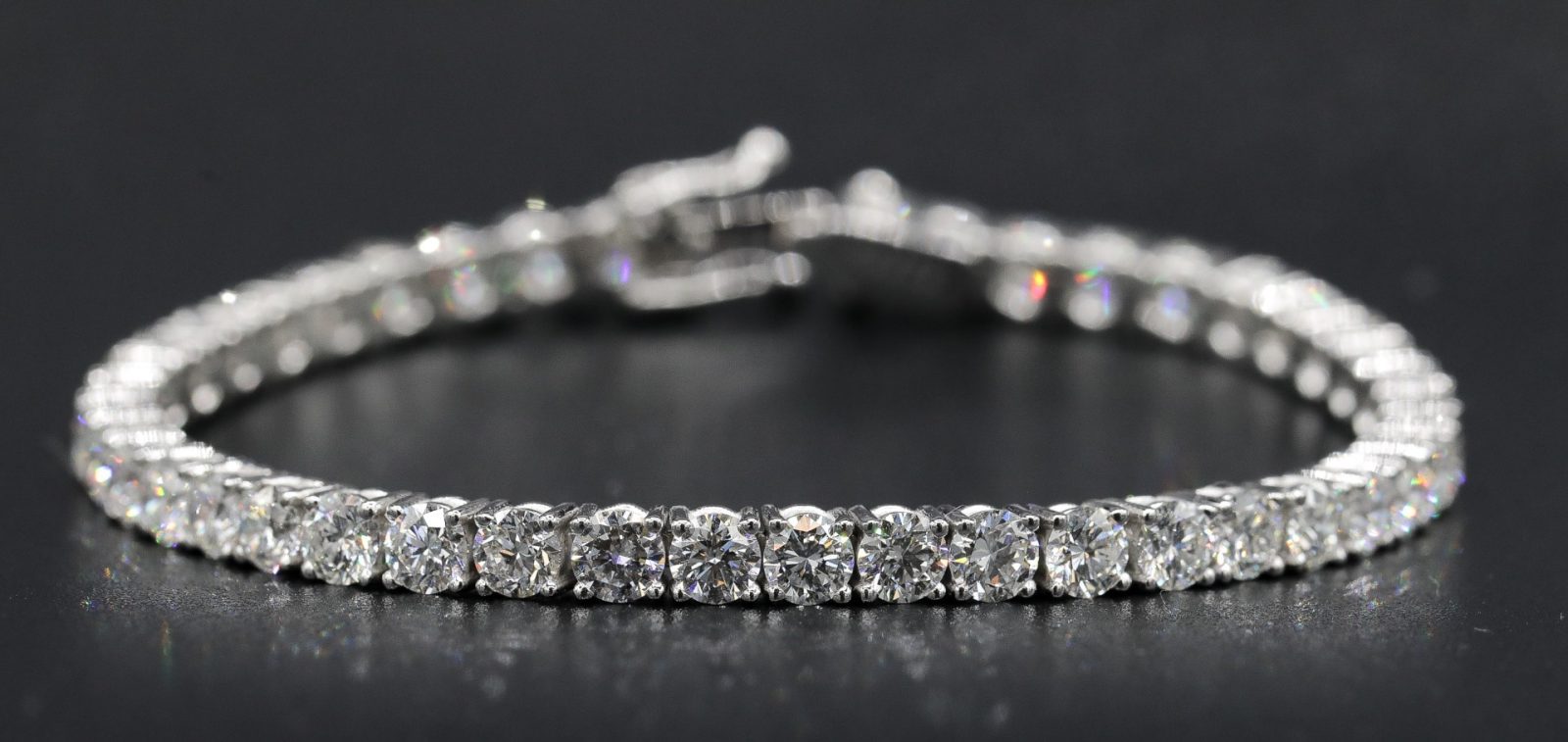 Armschmuck Brillanten in Berlin